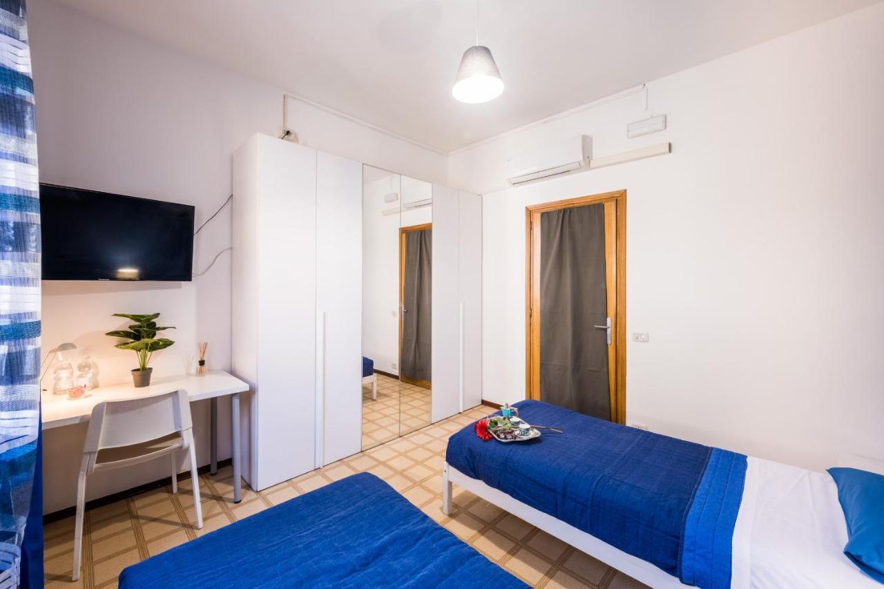 Guest House Vecchi Reggio Emilia Bagian luar foto