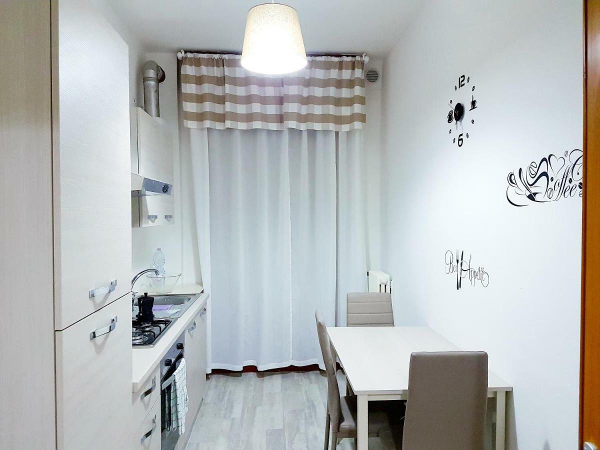 Guest House Vecchi Reggio Emilia Bagian luar foto